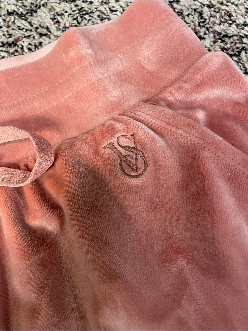 Victoria's Secret Velvet Jogger Pants in Dusty Coral Woman’s Size M | GUC/Flaw